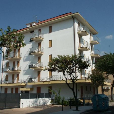 Condominio Michelangelo-Solo Per Famiglie- Walterigato Apartments 利多迪迪耶索洛 外观 照片